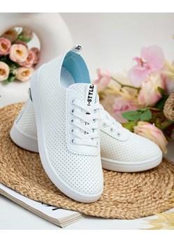 Royalfashion Damskie ażurowe tenisówki Umurra ze sklepu royalfashion.pl w kategorii Trampki damskie - zdjęcie 183994569