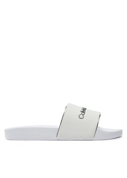 Klapki Calvin Klein Jeans Slide Instituitional Mtr YW0YW01508 Biały ze sklepu eobuwie.pl w kategorii Klapki damskie - zdjęcie 183995198