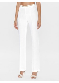 Marciano Guess Spodnie materiałowe Nausica 3GGB08 9630Z Biały Regular Fit ze sklepu MODIVO w kategorii Spodnie damskie - zdjęcie 183995798