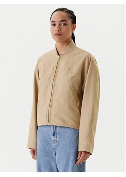 Tommy Hilfiger Kurtka bomber WW0WW45619 Beżowy Relaxed Fit ze sklepu MODIVO w kategorii Kurtki damskie - zdjęcie 183995826