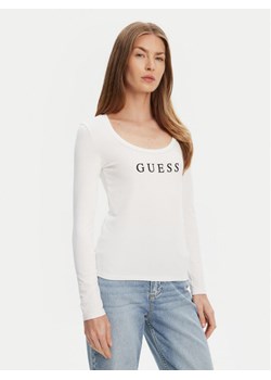 Guess Bluzka O5RI00 KBBU1 Biały Regular Fit ze sklepu MODIVO w kategorii Bluzki damskie - zdjęcie 183995839