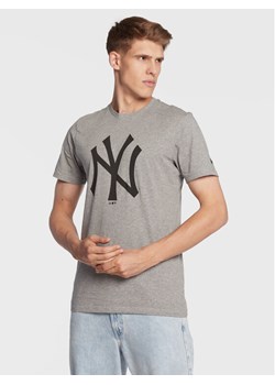 New Era T-Shirt New York Yankees MLB Team Logo 11863696 Szary Regular Fit ze sklepu MODIVO w kategorii T-shirty męskie - zdjęcie 183999587