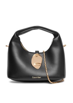 Calvin Klein Jeans Torebka Stone Lock Slouchy Crossbody Bag LV04K3177G Czarny ze sklepu MODIVO w kategorii Torebki damskie - zdjęcie 184003108