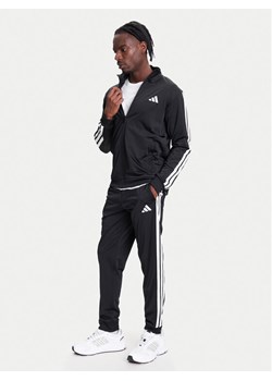 adidas Dres Basic 3-Stripes JI8858 Czarny Regular Fit ze sklepu MODIVO w kategorii Dresy męskie - zdjęcie 184003185