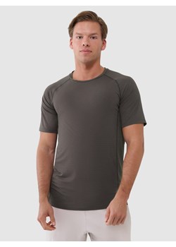 Męska koszulka treningowa 4F 4FWSS25TFTSM1217 - brązowa ze sklepu Sportstylestory.com w kategorii T-shirty męskie - zdjęcie 184004597