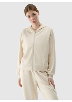 Damska bluza dresowa rozpinana z kapturem 4F 4FWSS25TSWSF1577 - beżowa ze sklepu Sportstylestory.com w kategorii Bluzy damskie - zdjęcie 184005109
