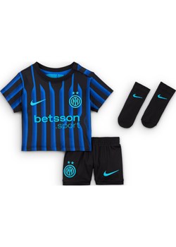 Trzyczęściowy strój piłkarski dla niemowląt i maluchów Nike Inter Mediolan Stadium 2025/26 (wersja domowa) – replika - Niebieski - id: 41518845885new - marki Nike - 184006998 Trzyczęściowy strój piłkarski dla niemowląt i maluchów Nike Inter Mediolan Stadium 2025/26 (wersja domowa) – replika - Niebieski ze sklepu Nike poland w kategorii Odzież dla niemowląt - zdjęcie 184006998