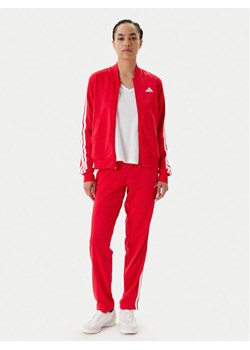adidas Dres Essentials 3-Stripes JD2684 Czerwony Regular Fit ze sklepu MODIVO w kategorii Dresy damskie - zdjęcie 184007948