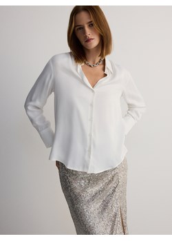 Reserved - Satynowa koszula z wiskozy - złamana biel ze sklepu Reserved w kategorii Koszule damskie - zdjęcie 184012345