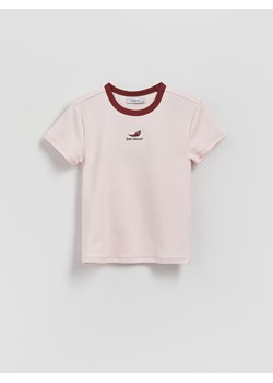 Reserved - Bawełniany t-shirt z haftem - pastelowy róż ze sklepu Reserved w kategorii Bluzki dziewczęce - zdjęcie 184017895