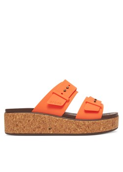 Crocs Klapki Brooklyn Cork Buckle 211252 Pomarańczowy ze sklepu MODIVO w kategorii Klapki damskie - zdjęcie 184019459