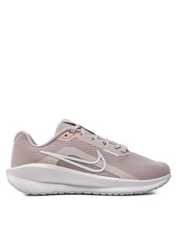 Buty do biegania Nike Downshifter 13 FD6476 007 Fioletowy ze sklepu eobuwie.pl w kategorii Buty sportowe damskie - zdjęcie 184022049