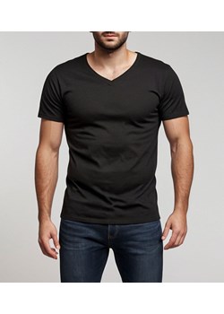 T-shirt męski kołnierzyk v-neck czarny Recea ze sklepu Recea.pl w kategorii T-shirty męskie - zdjęcie 184023935