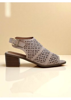 Royalfashion Damskie sandały na niskim słupku ażurowe Elira ze sklepu royalfashion.pl w kategorii Sandały damskie - zdjęcie 184031789