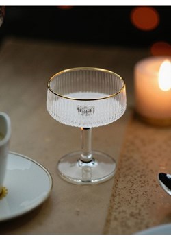 Sinsay - Ryflowany kieliszek koktajlowy ze złoconym brzegiem - clear ze sklepu Sinsay w kategorii Kieliszki - zdjęcie 184033136