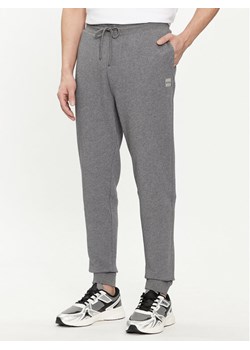 Boss Spodnie dresowe Sestart 50509303 Szary Regular Fit ze sklepu MODIVO w kategorii Spodnie męskie - zdjęcie 184035829