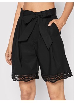 TWINSET Szorty materiałowe 221TT2136 Czarny Loose Fit ze sklepu MODIVO w kategorii Szorty - zdjęcie 184035846