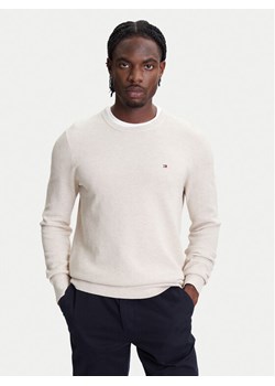 Tommy Hilfiger Sweter Essential MW0MW36347 Beżowy Regular Fit ze sklepu MODIVO w kategorii Swetry męskie - zdjęcie 184038465