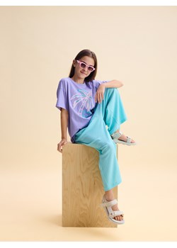 Reserved - T-shirt z nadrukiem - lawendowy - id: 557GW-04X - marki Reserved - 184039517 Reserved - T-shirt z nadrukiem - lawendowy ze sklepu Reserved w kategorii Bluzki dziewczęce - zdjęcie 184039517