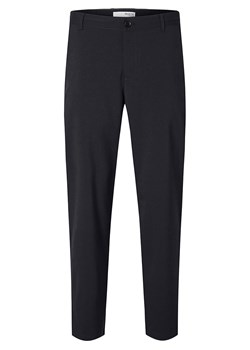 ONLY &amp; SONS Spodnie chino w kolorze czarnym ze sklepu Limango Polska w kategorii Spodnie męskie - zdjęcie 184041746