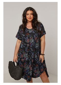 Curvy Lady Sukienka w kolorze czarnym ze sklepu Limango Polska w kategorii Sukienki - zdjęcie 184043599