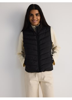 Reserved - Krótka pikowana kamizelka - czarny ze sklepu Reserved w kategorii Kamizelki damskie - zdjęcie 184044026