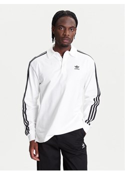 adidas Polo adicolor Rugby IZ2459 Biały Regular Fit ze sklepu MODIVO w kategorii T-shirty męskie - zdjęcie 184045626