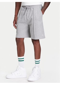 United Colors Of Benetton Szorty sportowe 342ZU900X Szary Regular Fit ze sklepu MODIVO w kategorii Spodenki męskie - zdjęcie 184048925