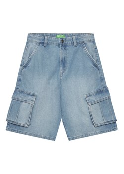 United Colors Of Benetton Szorty jeansowe 4KEHC9041 Niebieski Regular Fit ze sklepu MODIVO w kategorii Spodenki chłopięce - zdjęcie 184048956