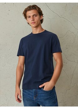 Sinsay - Koszulka w stylu basic - granatowy ze sklepu Sinsay w kategorii T-shirty męskie - zdjęcie 184051136
