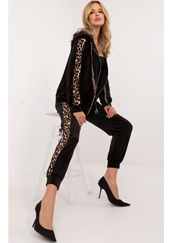 Welurowy dres damski czarny DHJ-KMPL-9137.25, Kolor czarny, Rozmiar uniwersalny, ITALY MODA ze sklepu Primodo w kategorii Dresy damskie - zdjęcie 184068675