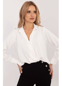 Biała koszula z ozdobnym kołnierzykiem DHJ-KS-15260.96, Kolor biały, Rozmiar uniwersalny, ITALY MODA ze sklepu Primodo w kategorii Koszule damskie - zdjęcie 184068687