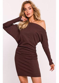 Prążkowana sukienka mini z odkrytymi ramionami brązowa M818, Kolor brązowy, Rozmiar 2XL/3XL, MOE ze sklepu Primodo w kategorii Sukienki - zdjęcie 184083889