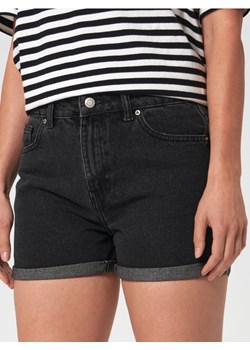 Sinsay - Szorty jeansowe mom high waist - czarny ze sklepu Sinsay w kategorii Szorty - zdjęcie 184100478