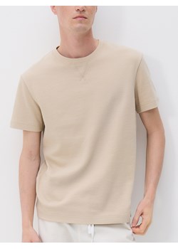 Reserved - Strukturalny t-shirt comfort fit - beżowy ze sklepu Reserved w kategorii T-shirty męskie - zdjęcie 184100915