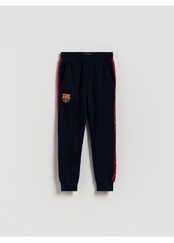 Reserved - Spodnie FC Barcelona - granatowy ze sklepu Reserved w kategorii Spodnie chłopięce - zdjęcie 184101318
