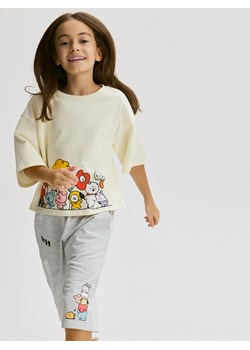Reserved - Krótki t-shirt BT21 - kremowy ze sklepu Reserved w kategorii Bluzki dziewczęce - zdjęcie 184101399