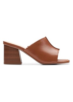 Clarks Skórzane klapki &quot;Siara65&quot; w kolorze jasnobrązowym ze sklepu Limango Polska w kategorii Klapki damskie - zdjęcie 184108907
