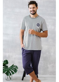 Piżama męska z krótkim rękawem i nogawką 3/4 Abril, Kolor szaro-granatowy, Rozmiar S, Italian Fashion ze sklepu Intymna w kategorii Piżamy męskie - zdjęcie 184127419