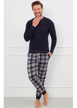 Piżama męska z długi rękawem i długimi spodniami Brit, Kolor granatowy-wzór, Rozmiar M, Italian Fashion ze sklepu Intymna w kategorii Piżamy męskie - zdjęcie 184127849