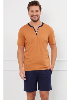 Piżama męska na krótki rękaw i krótkie spodenki Juliusz, Kolor koniakowo-granatowy, Rozmiar M, Italian Fashion ze sklepu Intymna w kategorii Piżamy męskie - zdjęcie 184128705