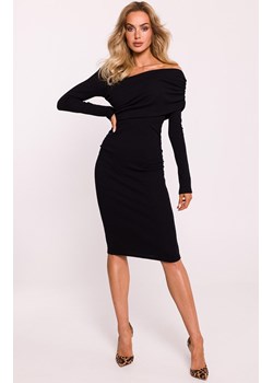 Prążkowana sukienka midi z asymetrycznym dekoltem czarna M820, Kolor czarny, Rozmiar 2XL/3XL, MOE ze sklepu Intymna w kategorii Sukienki - zdjęcie 184138407