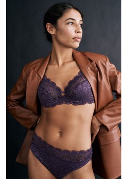 Triumph koronkowy biustonosz miękki soft Amourette 300 W X 10166797, Kolor bakłażan, Rozmiar 70G, Triumph ze sklepu Intymna w kategorii Biustonosze - zdjęcie 184150746