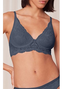 Triumph biustonosz miękki soft Amourette Charm 10214451-00XX, Kolor brudny niebieski, Rozmiar 75B, Triumph ze sklepu Intymna w kategorii Biustonosze - zdjęcie 184151577