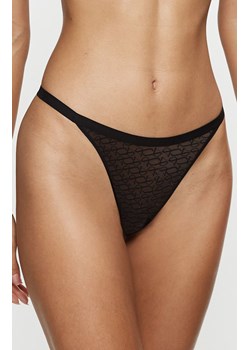 Triumph czarne koronkowe stringi Signature Sheer 10216494, Kolor czarny, Rozmiar 40, Triumph ze sklepu Intymna w kategorii Majtki damskie - zdjęcie 184151937