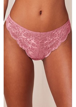 Triumph figi brazylijskie jasnoróżowe Amourette Charm T Highleg 10218296, Kolor jasnoróżowy, Rozmiar 36, Triumph ze sklepu Intymna w kategorii Majtki damskie - zdjęcie 184152237