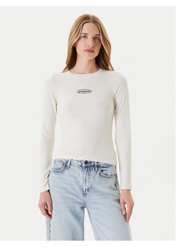 Guess Jeans Bluzka W5YP38 KA0H1 Écru Slim Fit ze sklepu MODIVO w kategorii Bluzki damskie - zdjęcie 184155479