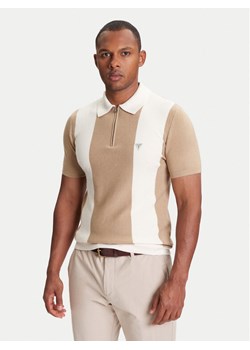 Guess Sweter M5YR11 Z3OE2 Beżowy Regular Fit ze sklepu MODIVO w kategorii Swetry męskie - zdjęcie 184158717