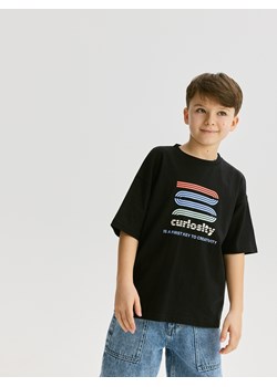 Reserved - Bawełniany t-shirt z nadrukiem - czarny ze sklepu Reserved w kategorii T-shirty chłopięce - zdjęcie 184161917