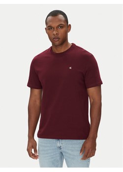 Calvin Klein Jeans T-Shirt LV040HM265 Bordowy Regular Fit ze sklepu MODIVO w kategorii T-shirty męskie - zdjęcie 184165058